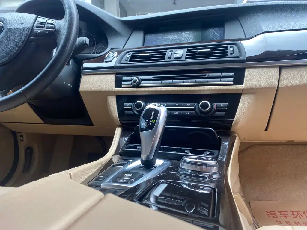 BMW 5 Series 2013 — фото 18