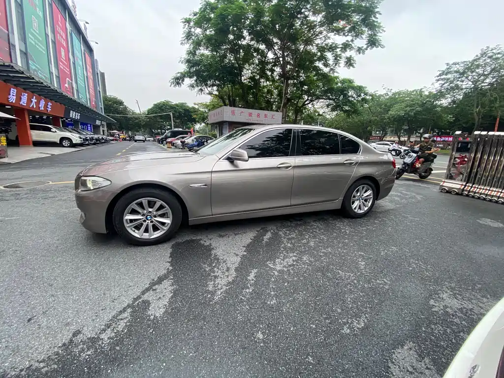 BMW 5 Series 2013 — фото 22