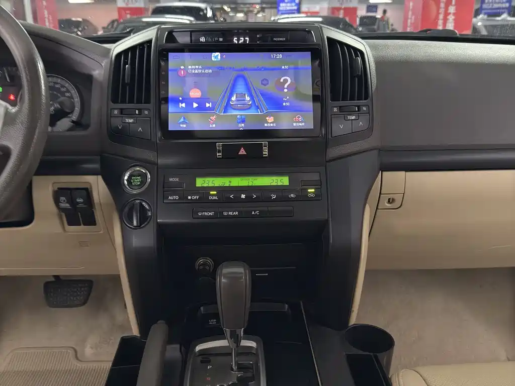 Toyota Land Cruiser 2015 — фото 9