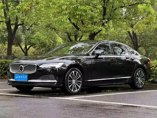 Volvo S90 Plug-In Hybrid 2024
