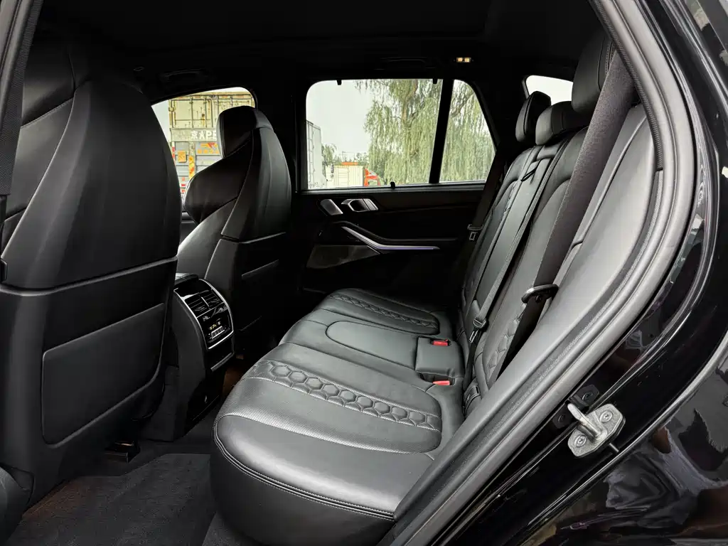 BMW X5 M 2021 — фото 10