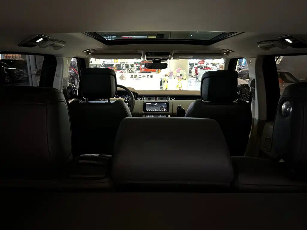 Land Rover Range Rover 2021 — фото 18