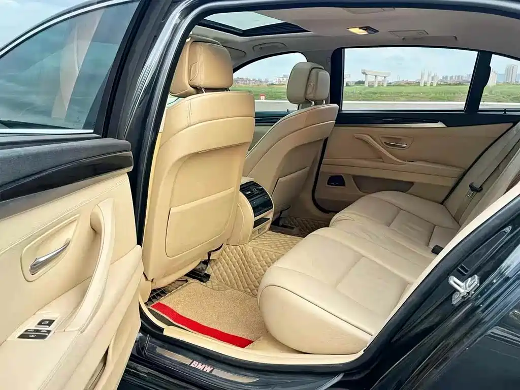 BMW 5 Series 2012 — фото 15