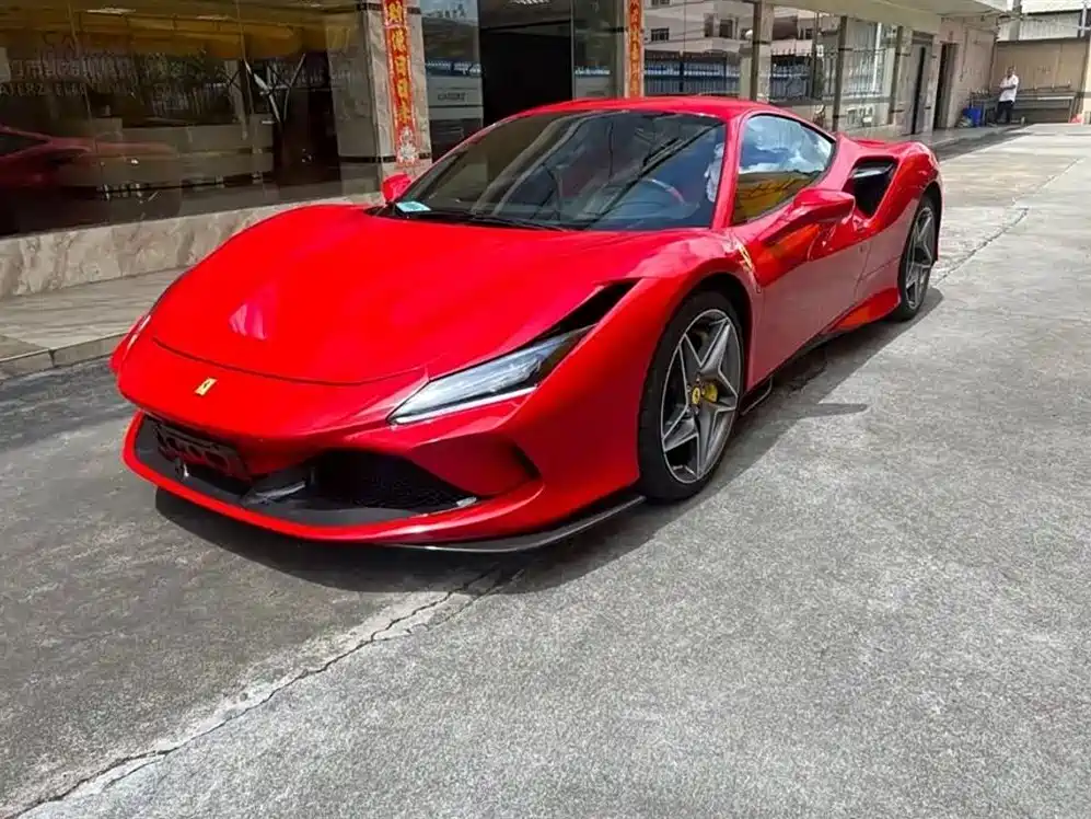 Ferrari F8 2022