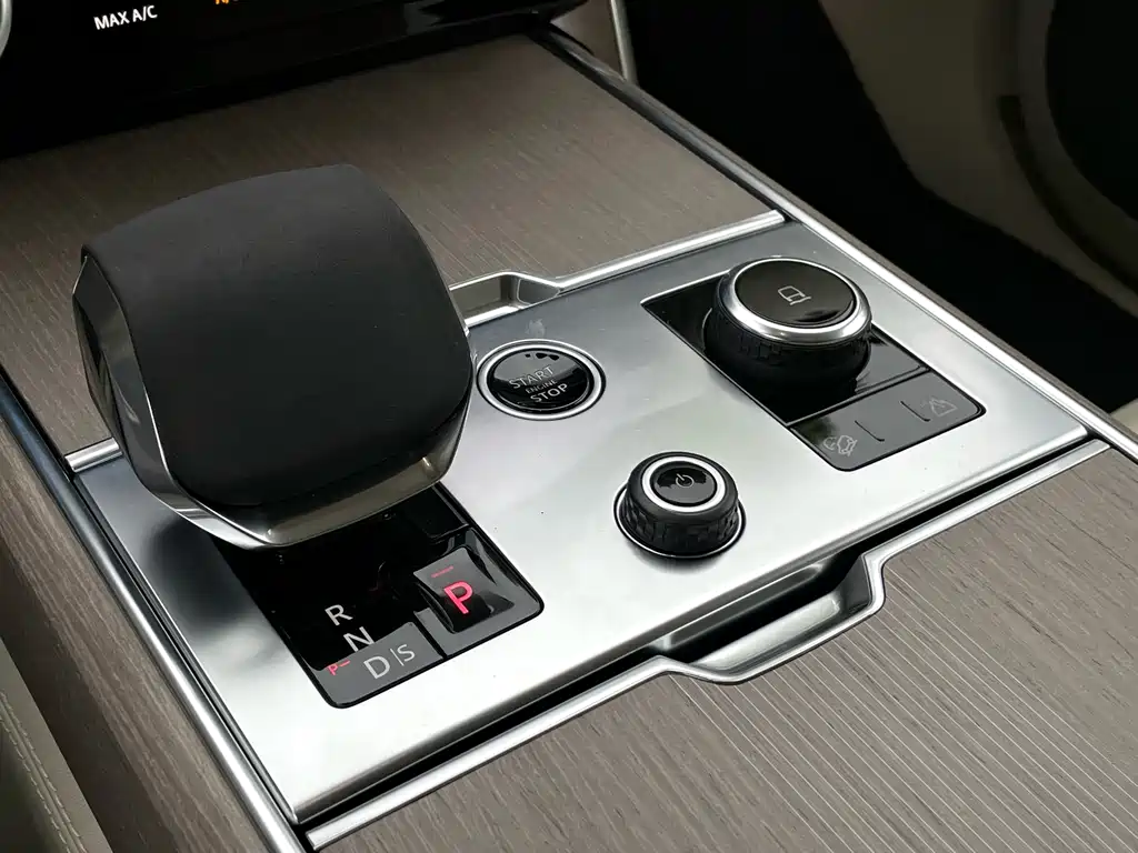 Land Rover Range Rover 2022 — фото 19