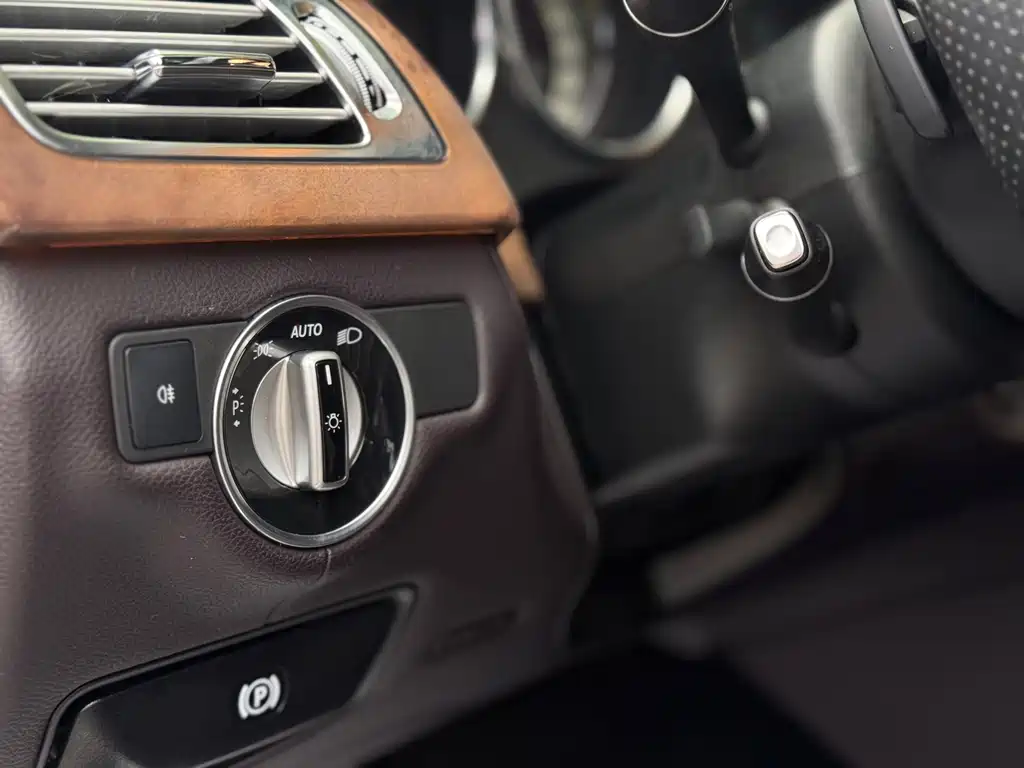 Mercedes-Benz CLS 2015 — фото 21