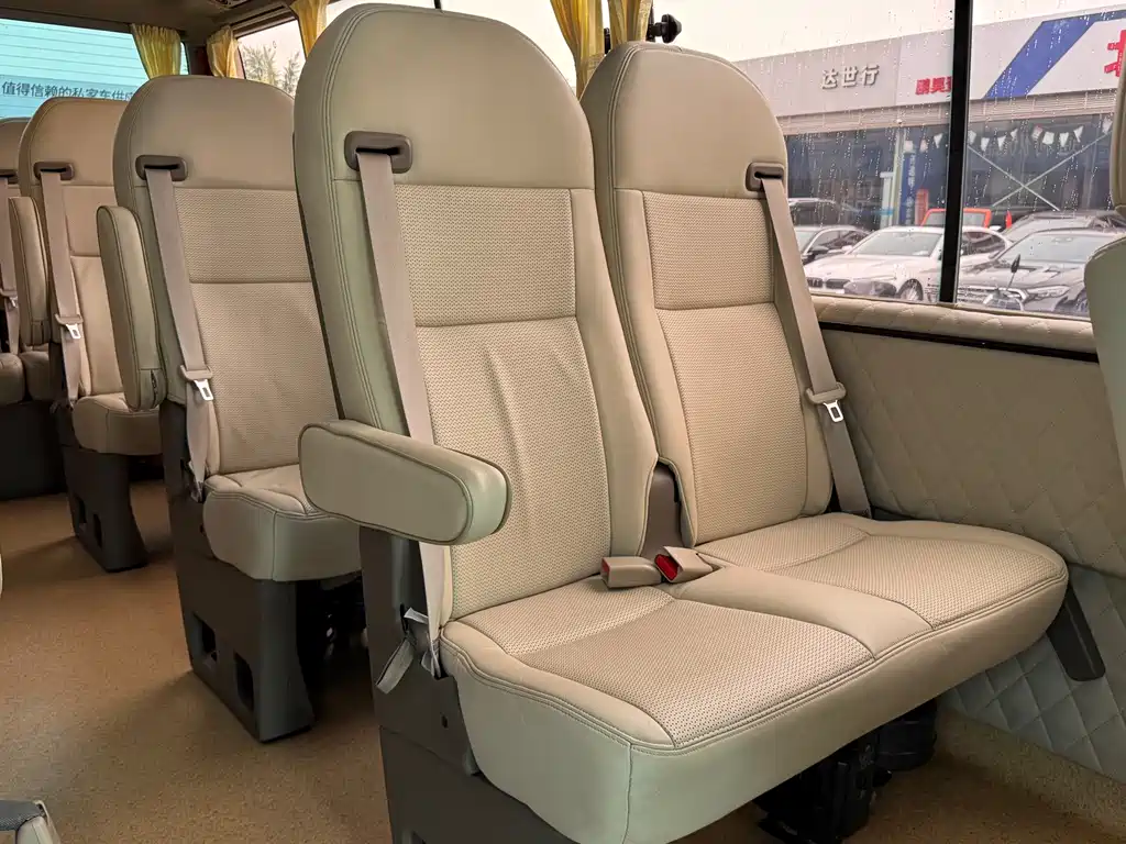 Toyota Coaster 2017 — фото 14