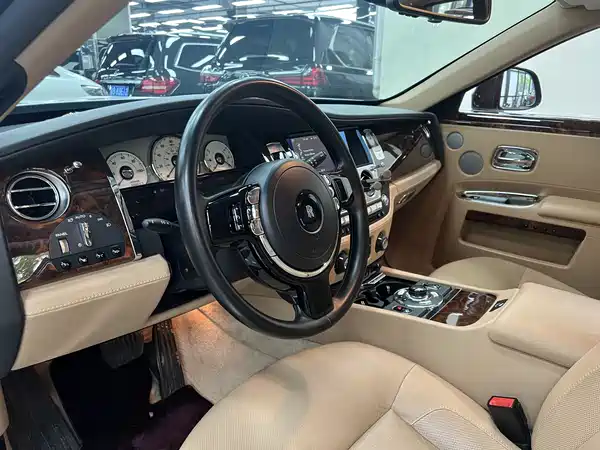 Rolls-Royce Ghost 2010