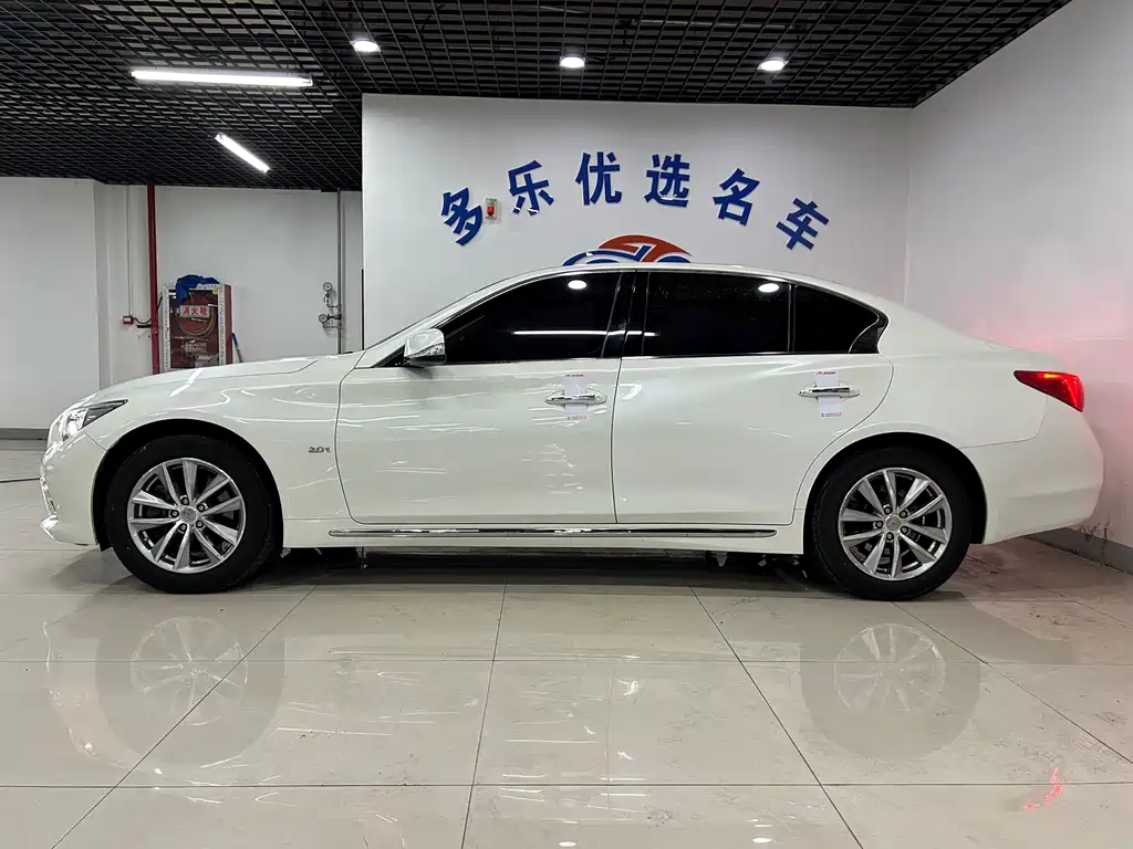 Infiniti Q50L 2016 — фото 9