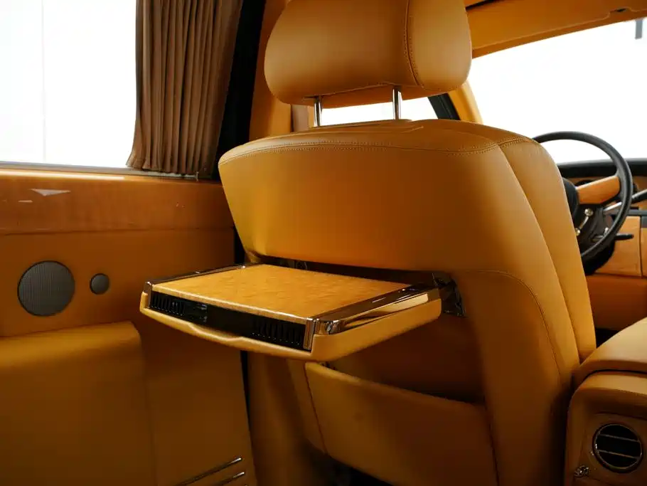 Rolls-Royce Phantom 2014 — фото 28