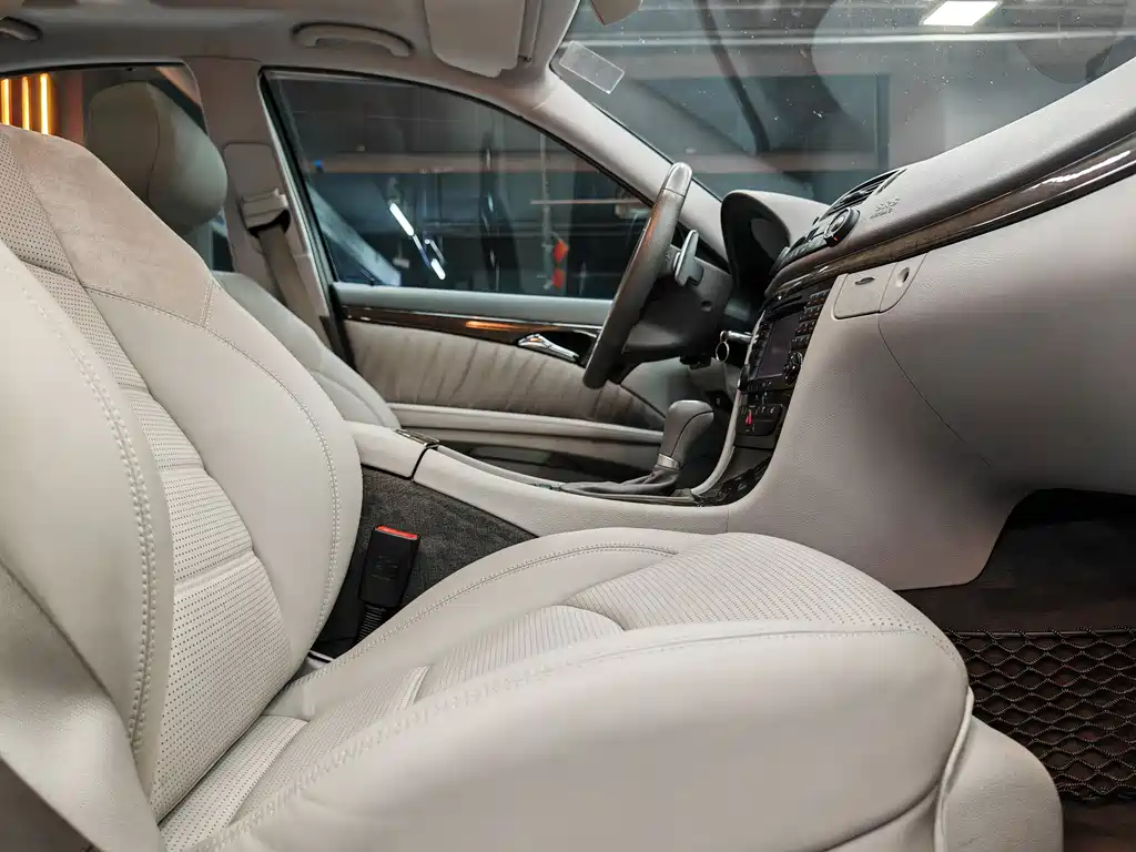 Mercedes-Benz E-Class AMG 2008 — фото 23