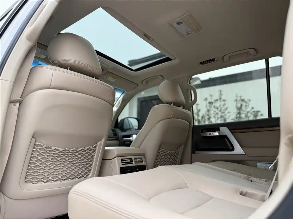 Toyota Land Cruiser 2019 — фото 16