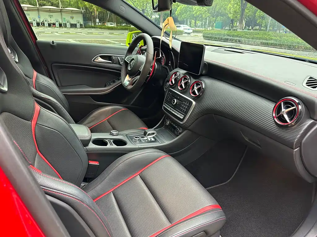 Mercedes-Benz A-Class AMG 2018 — фото 17