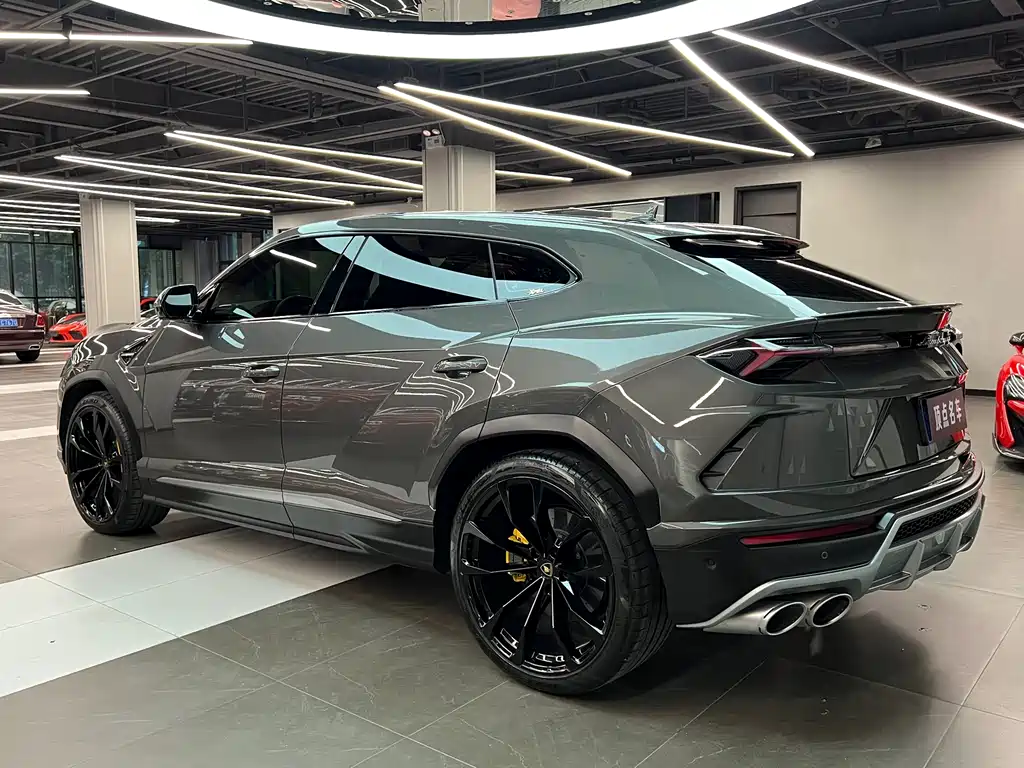 Lamborghini Urus 2023 — фото 4