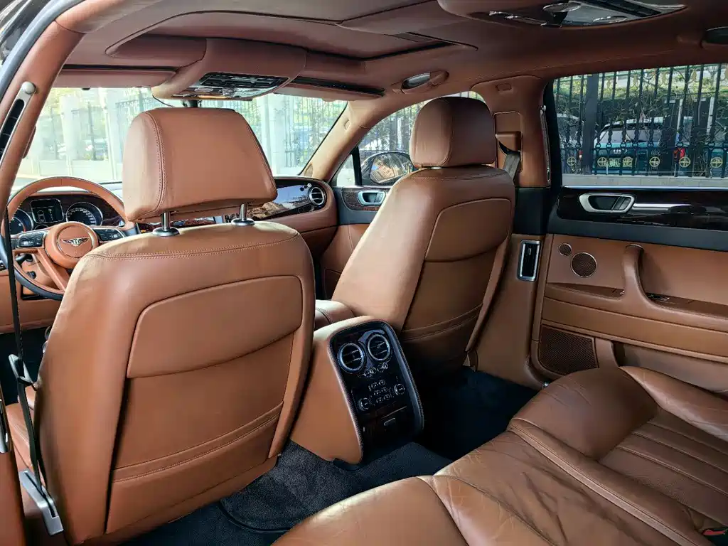 Bentley Flying Spur 2010 — фото 4