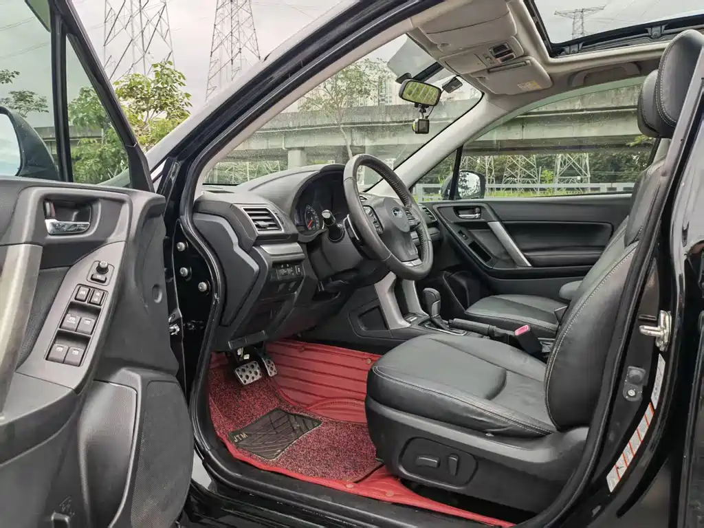 Subaru Forester 2015 — фото 8