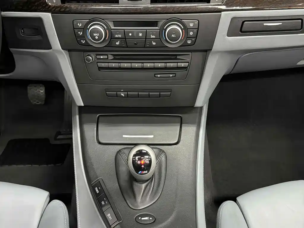 BMW M3 2012 — фото 11