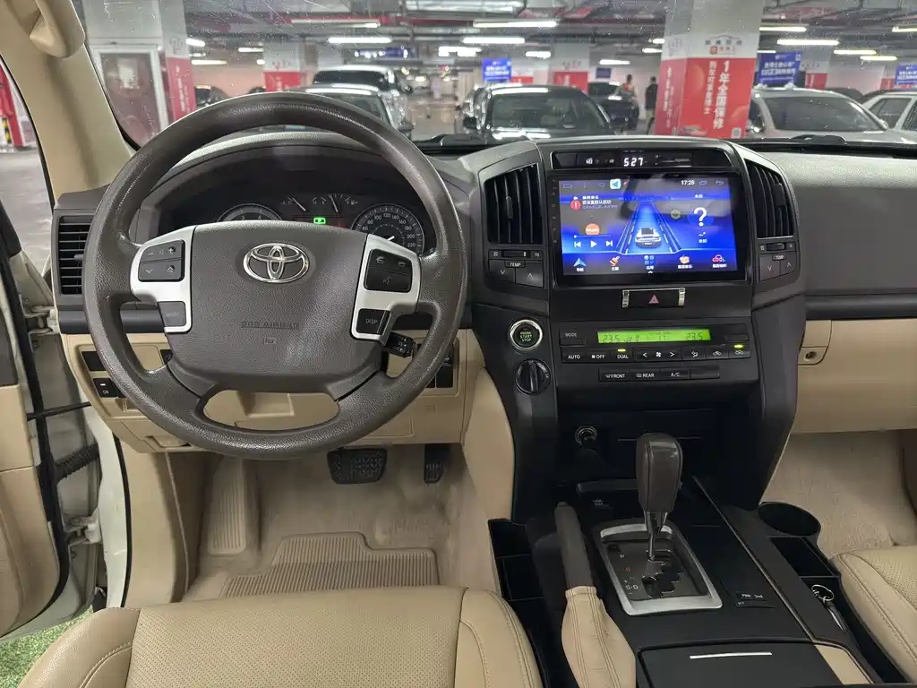 Toyota Land Cruiser 2015 — фото 10