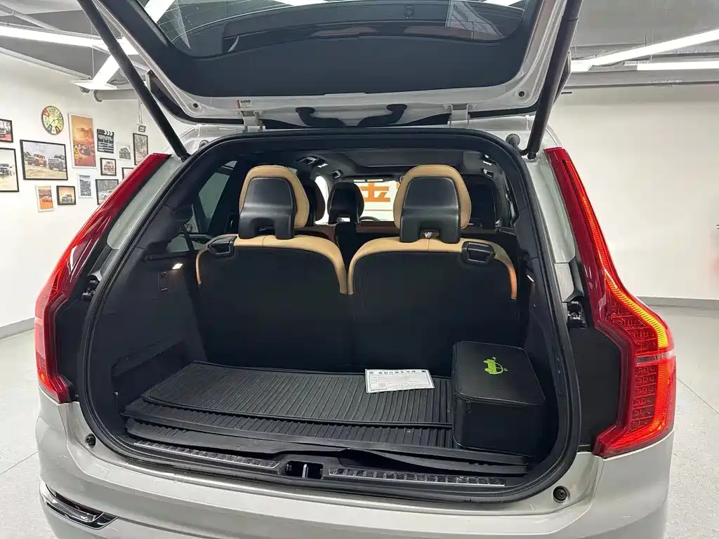 Volvo XC90 PHEV 2016 — фото 15