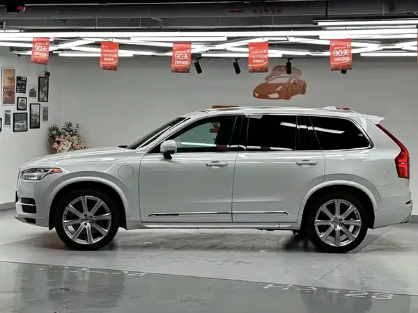 Volvo XC90 Plug-In Hybrid 2016