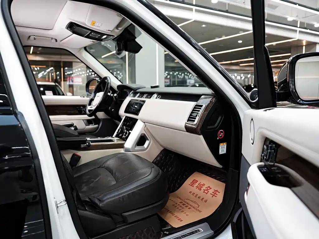 Land Rover Range Rover 2018 — фото 11