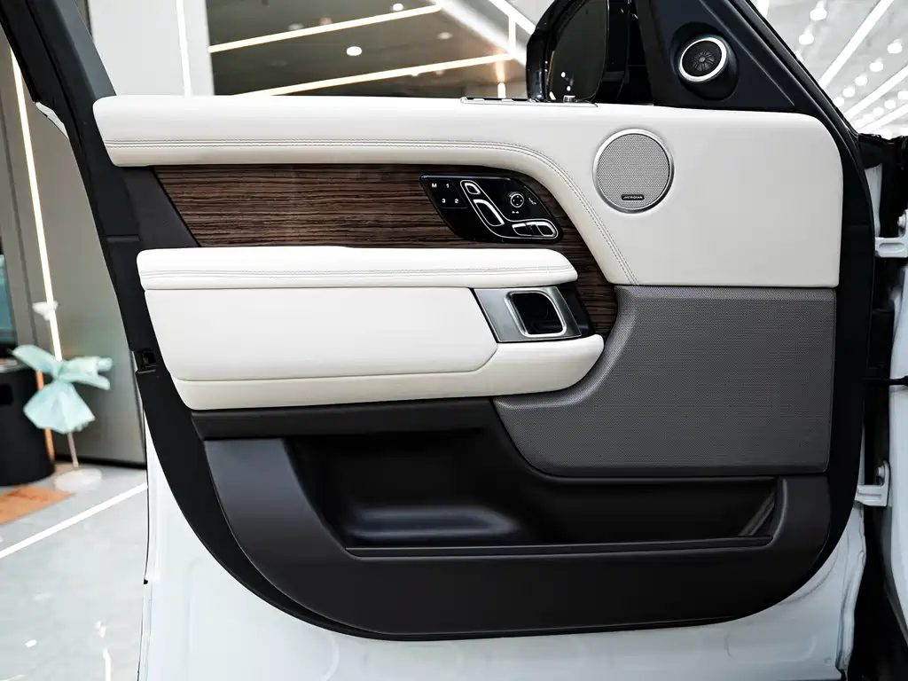 Land Rover Range Rover 2018 — фото 18