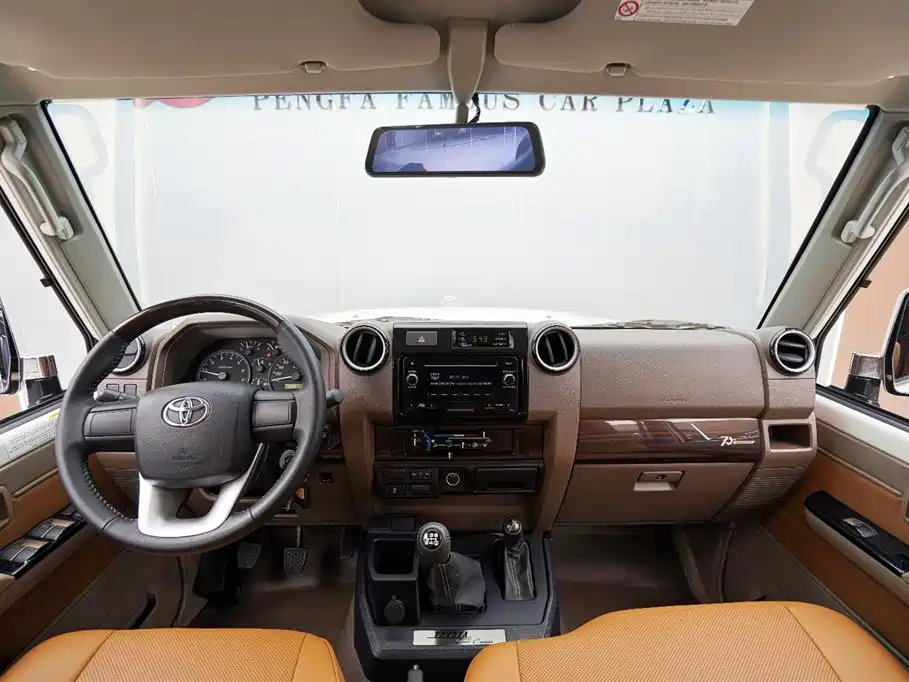 Toyota Land Cruiser 2022 — фото 11