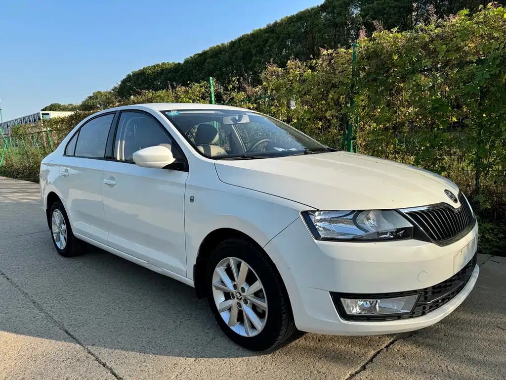 Skoda Rapid 2017 — фото 3