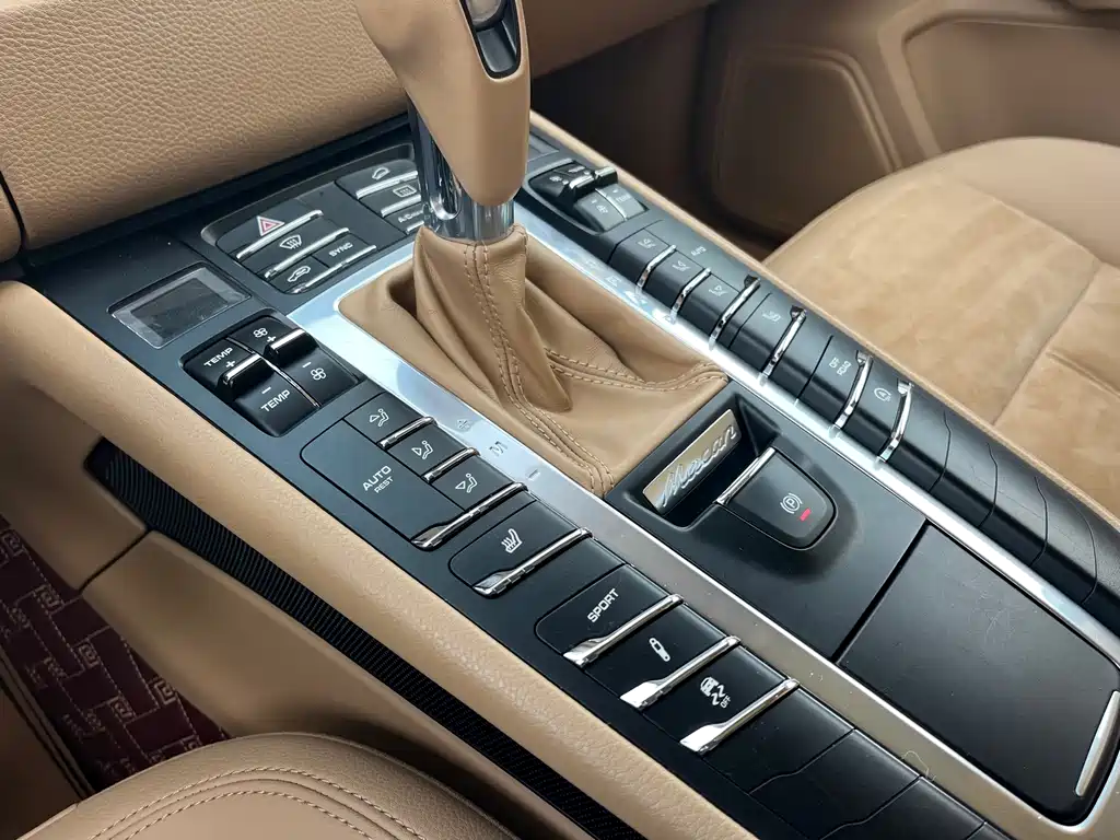 Porsche Macan 2016 — фото 11