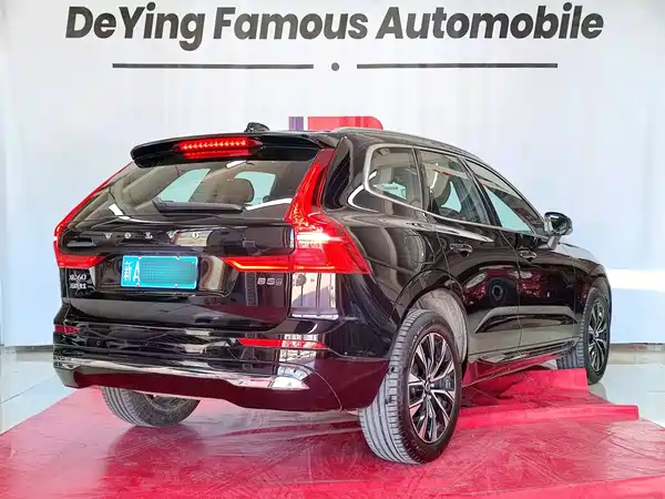 Volvo XC60 2025
