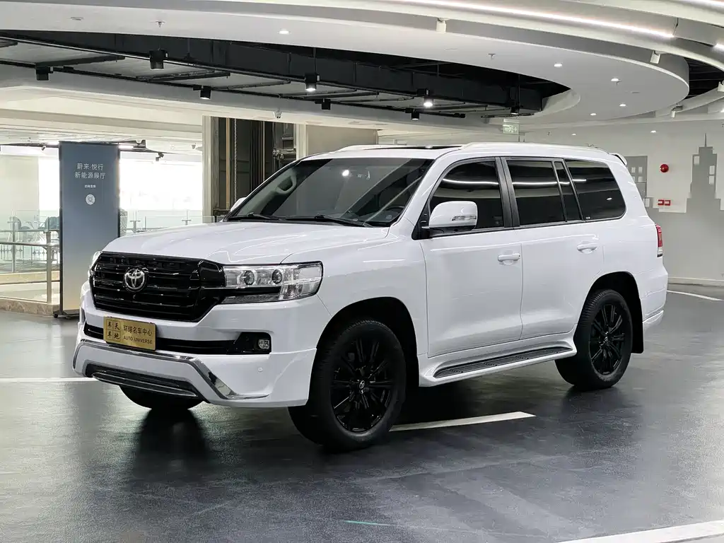 Toyota Land Cruiser 2019 — фото 1