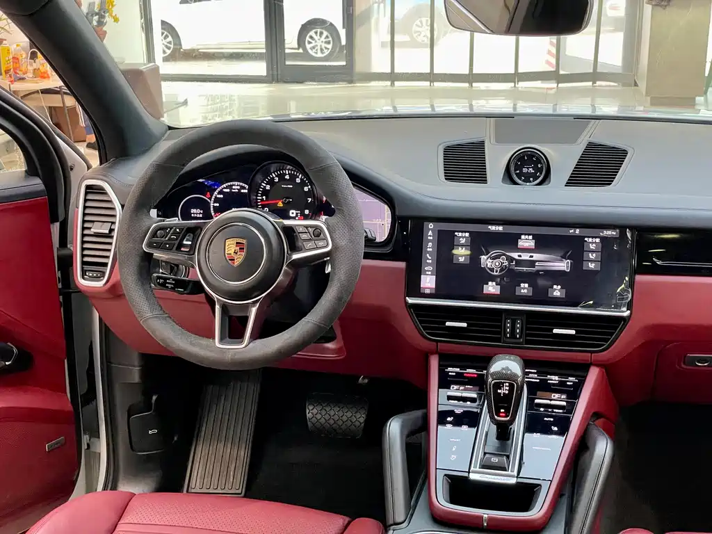 Porsche Cayenne 2019 — фото 17