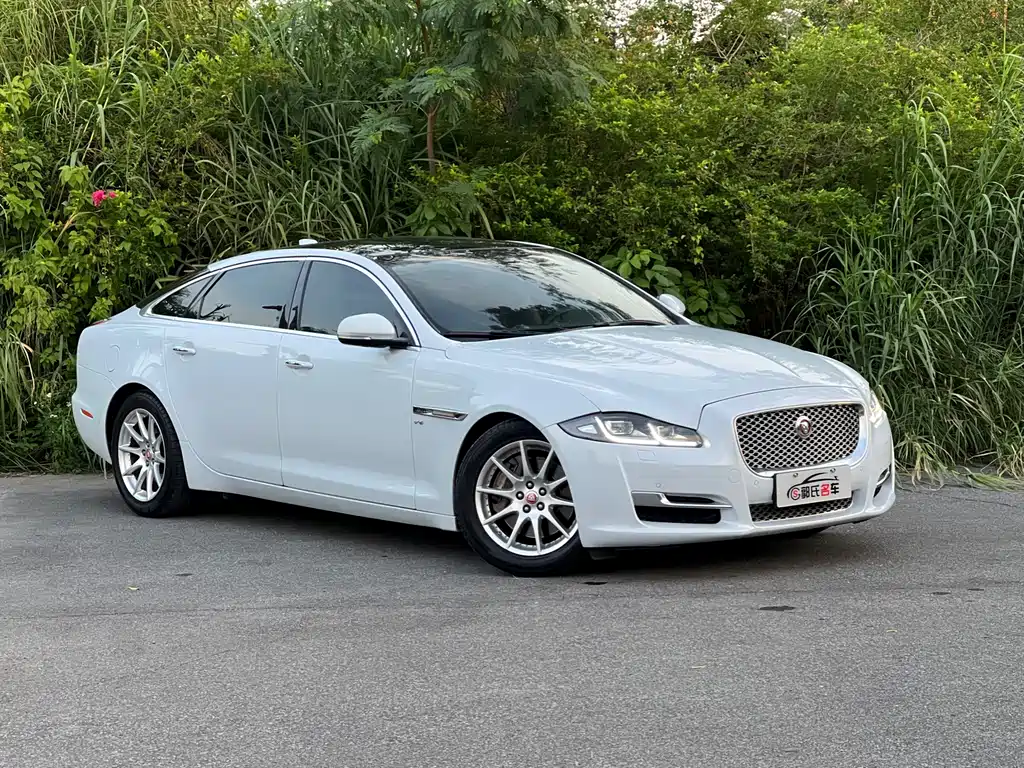 Jaguar XJ 2016 — фото 3