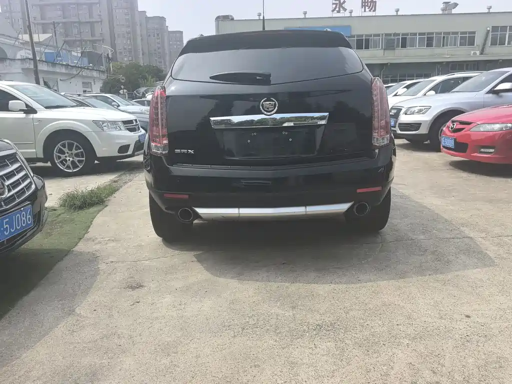 Cadillac SRX 2012 — фото 15