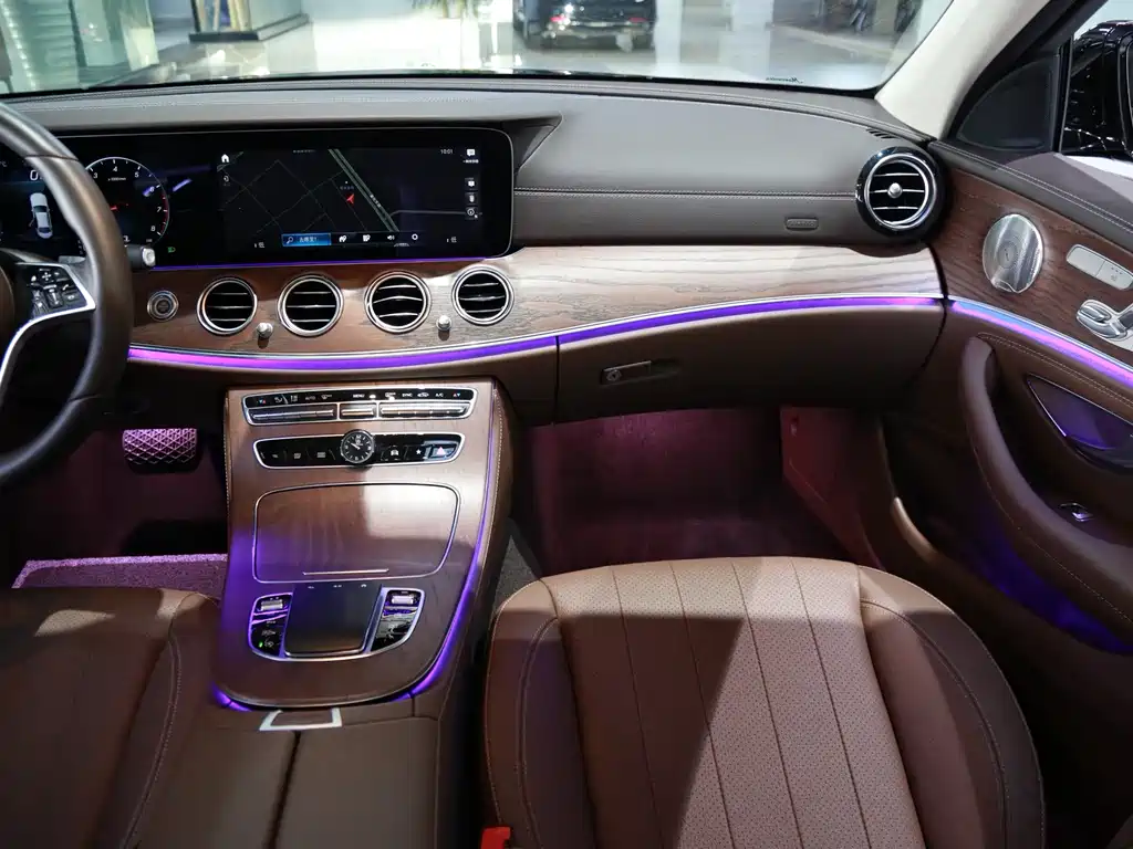 Mercedes-Benz E-Class 2023 — фото 14