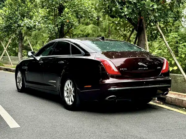 Jaguar XJ 2016