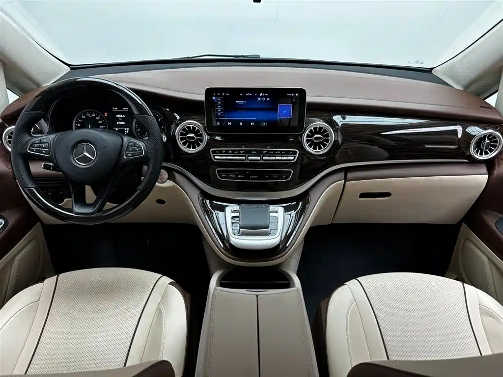 Mercedes-Benz Vito 2023 — фото 13