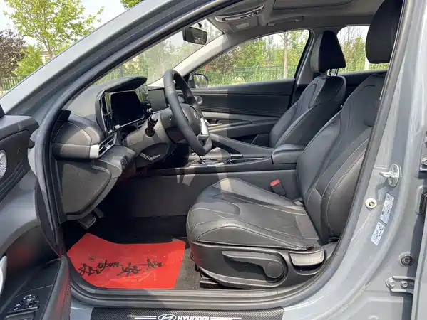 Hyundai Elantra 2022