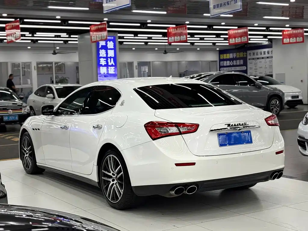 Maserati Ghibli 2015 — фото 16