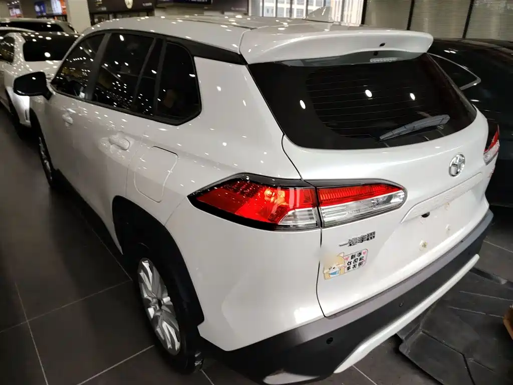 Toyota Corolla Cross 2023 — фото 23