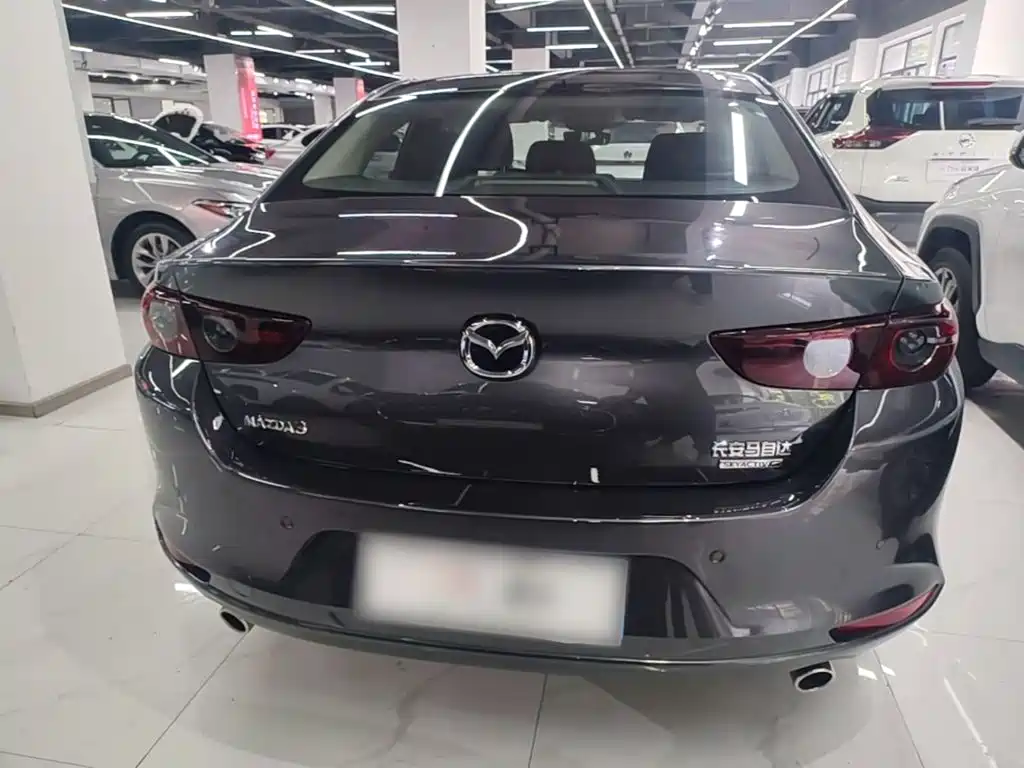 Mazda 3 Axela 2024