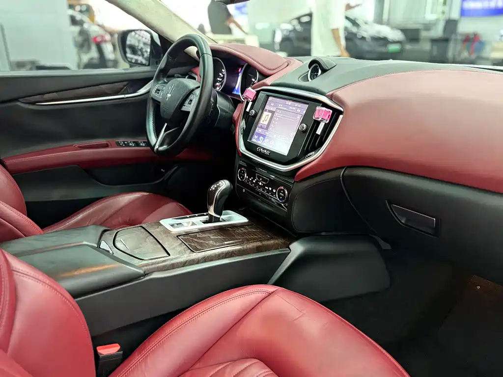 Maserati Ghibli 2015 — фото 10