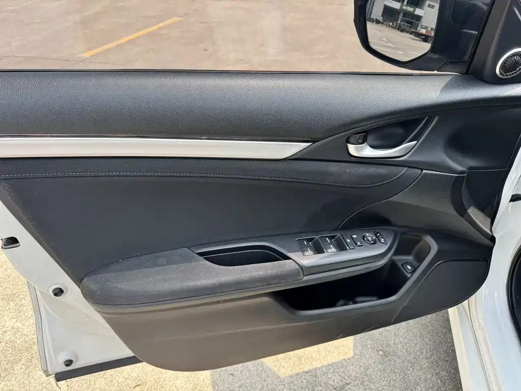 Honda Civic 2021 — фото 10