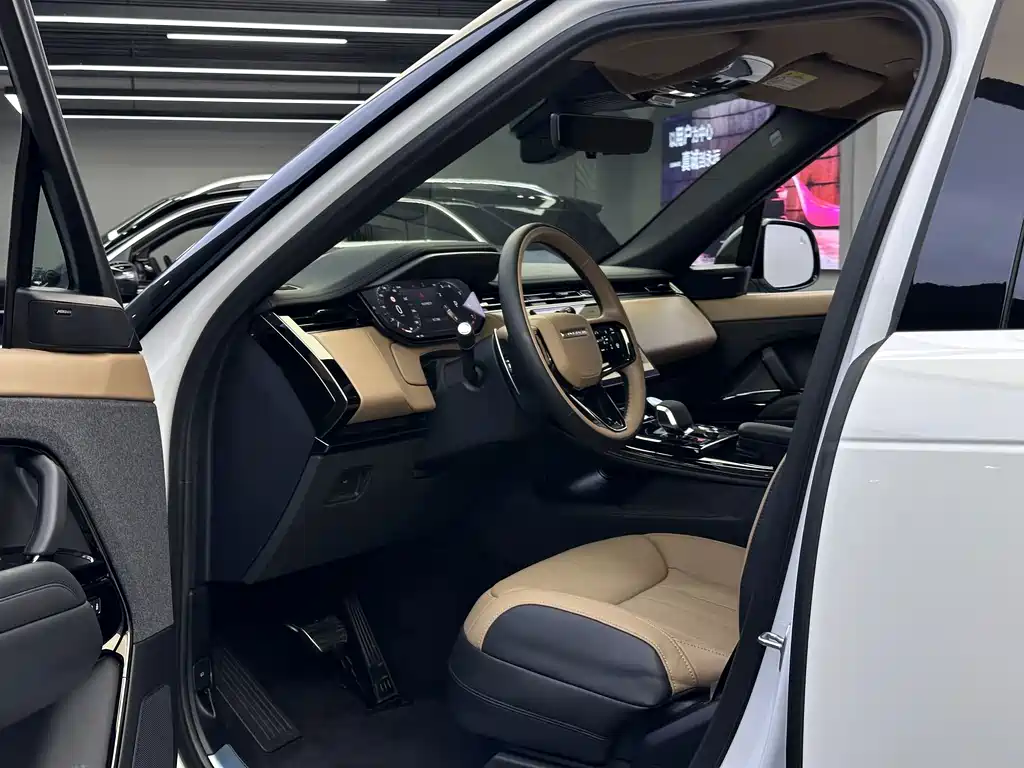 Land Rover Range Rover Sport 2023 — фото 10