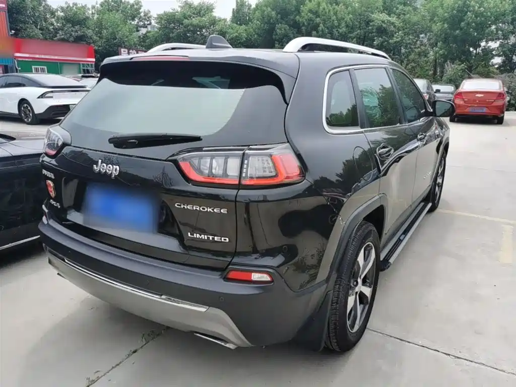 Jeep Cherokee 2019 — фото 7