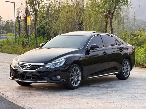 Toyota Reiz 2014