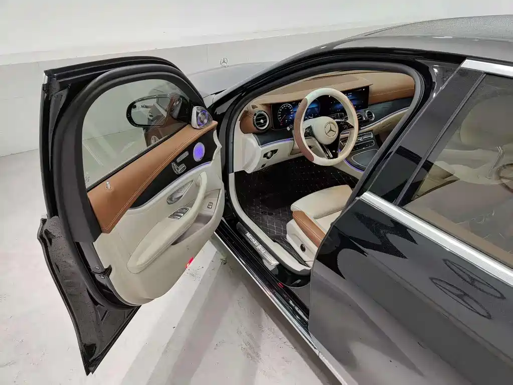 Mercedes-Benz E-Class 2022 — фото 16