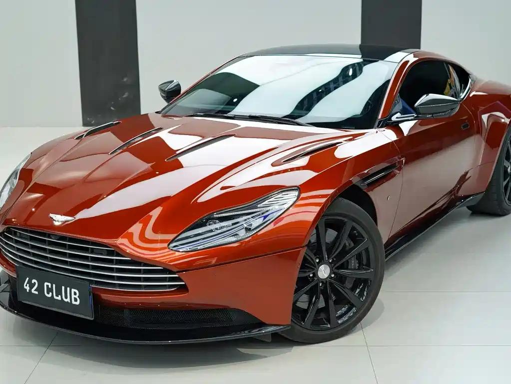 Aston Martin DB11 2016 — фото 1
