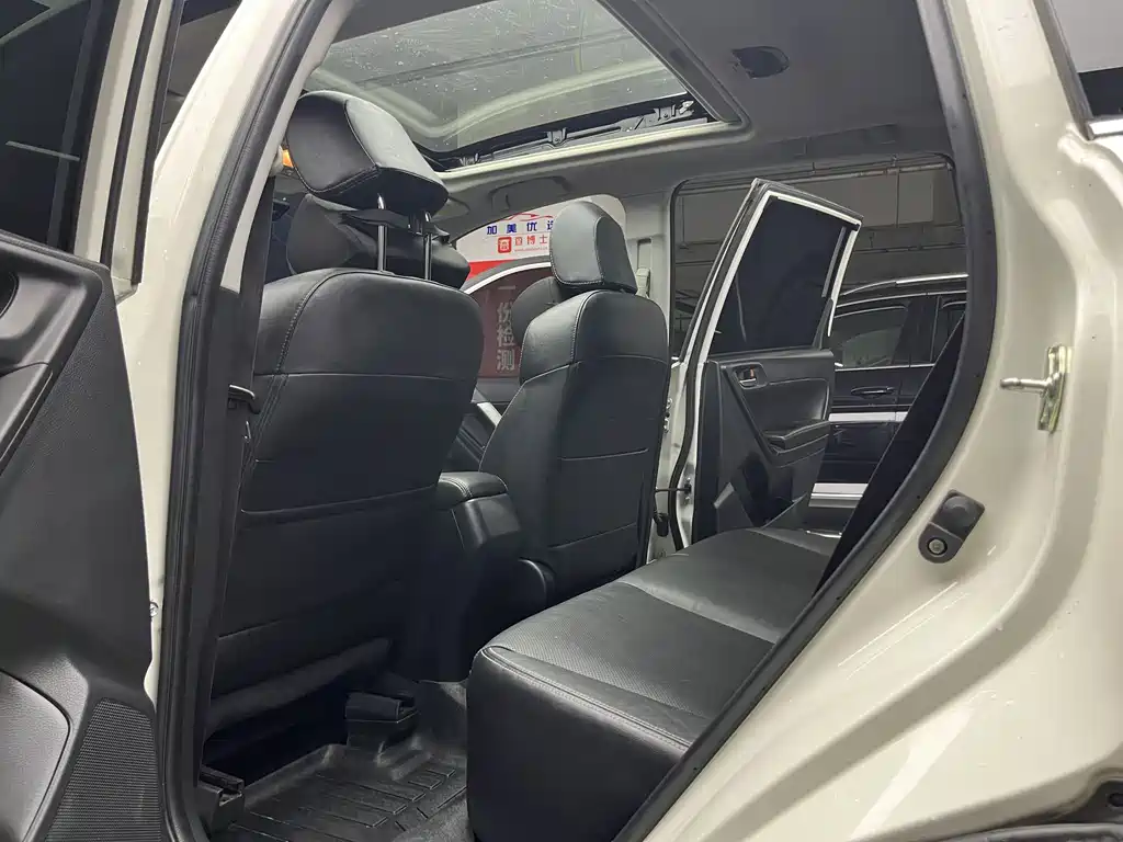 Subaru Forester 2015 — фото 20
