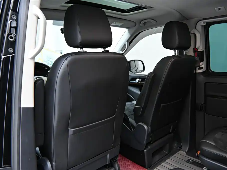 Volkswagen Multivan 2020 — фото 16